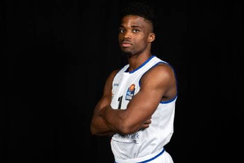 Fotoshooting easycredit BBL Science City Jena Team Saison 2018 2019 Spieler Ikenna Ike Iroegbu, Portrait Sparkassen Arena