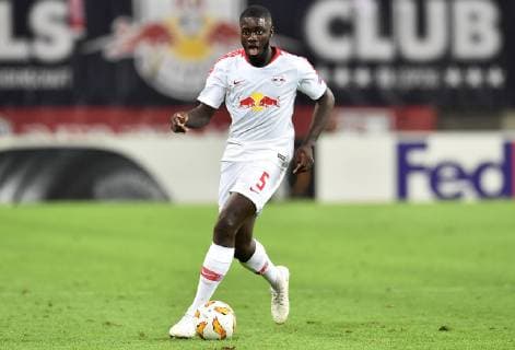 Fußball Europa League Gruppenphase 1. Spieltag RB Leipzig - FC Salzburg am 20.09.2018 in der Red Bull Arena in Leipzig Dayot Upamecano ( Leipzig ) DFL Regulations prohibit any use of photographs as image sequences and or quasi video.