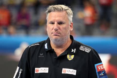 Nikolaj Jacobsen (Trainer, Cheftrainer, RNL), Einzelbild, Aktion, Action, enttäuscht schauend, Enttäuschung, Frustration, disappointed, pessimistisch, Handball, Champions League, Rhein-Neckar Löwen - HC Meshkov Brest,