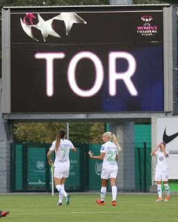 CL VfL-Frauen vs Thor Frauenfußball, Champions League, 1. Runde, Rückspiel, VfL Wolfsburg vs Thor KA, Bild zeigt: Jubel über das Tor zum 1:0 durch Pernille Harder (VfL, 22) Wolfsburg