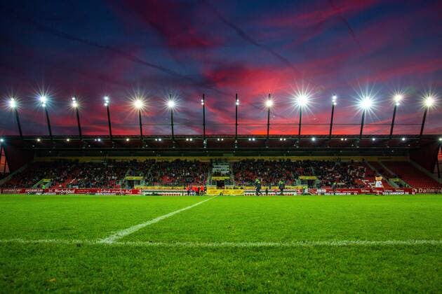 26.09.2018, Fussball, GER, Saison 2018 2019, 2. Bundesliga, 7. Spieltag, SSV Jahn Regensburg - 1. FC Heidenheim Blick auf die Hans-Jakob-Tribüne und Netto Tribüne während des Spiels DFL REGULATIONS PROHIBIT ANY USE OF PHOTOGRAPHS AS IMAGE SEQUENCES AND OR QUASI-VIDEO.