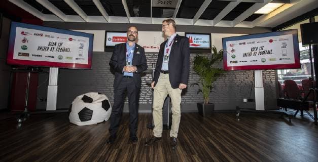 Sport Bilder des Tages Do simmer dabei EM 2024 RheinEnergie Stadion Koeln Deutschland Datum: 27.09.2018 Links: Lutz Wingerath Rechts: Gregor Timmer