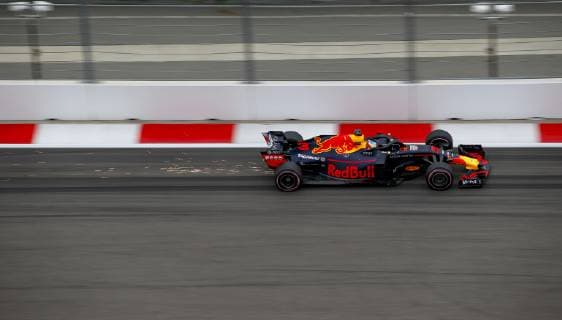 Motorsports: FIA Formula One World Championship WM Weltmeisterschaft 2018, Grand Prix of Russia, 3 Daniel Ricciardo (AUS, Aston Martin Red Bull Racing), Sochi Russia