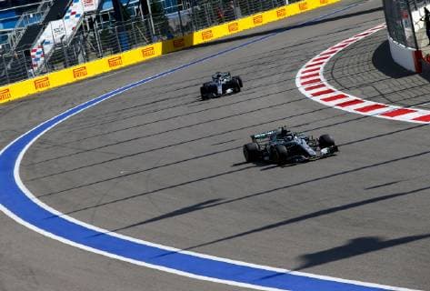 Motorsports: FIA Formula One World Championship WM Weltmeisterschaft 2018, Grand Prix of Russia, 77 Valtteri Bottas (FIN, Mercedes AMG Petronas Motorsport), 44 Lewis Hamilton (GBR, Mercedes AMG Petronas Motorsport), Sochi Russia