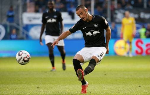 Marcelo Saracchi (3, RB Leipzig), Fussball, 1. Bundesliga: TSG 1899 Hoffenheim - RB Leipzig, 6. Spieltag am 29.09.2018 in der Wirsol Rhein Neckar Arena, xmdx, ** Gemäß den Vorgaben der DFL Deutsche Fußball Liga ist es untersagt, in dem Stadion und oder vom Spiel angefertigte Fotoaufnahmen in Form von Sequenzbildern und oder videoähnlichen Fotostrecken zu verwerten bzw. verwerten zu lassen. DFL regulations prohibit any use of photographs as image sequences and or quasi-video. ** TSG 1899 Hoffenheim - RB Leipzig