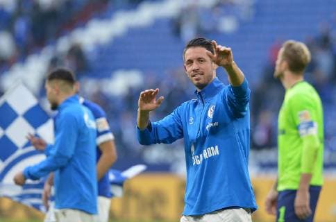 Gelsenkirchen, Germany 29.09.2018, 1. Bundesliga, 6. Spieltag, FC Schalke 04 - FSV Mainz 05, Jubel Mark Uth (S04) nach Spielende ( DeFodi521