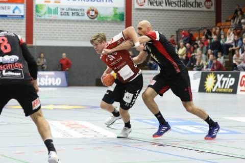 Dadi Runarsson (VfL Luebeck-Schwartau 31) gegen Marko Bagaric (TuS N-Luebbecke 13)(rechts) , TuS N-Luebbecke vs VfL Luebeck-Schwartau, Handball, 2. Bundesliga, 29.09.2018, TuS N-Luebbecke vs VfL Luebeck-Schwartau, Handball, 2. Bundesliga, 29.09.2018 Luebbecke Copyright: xEIBNER JanxStrohdiekx EP_JSK