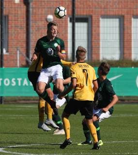 VfL vs Dresden, B-Junioren BL Wolfsburg, 29.09.2018, FUSSBALL - VfL Wolfsburg U17 U 17 vs Dynamo Dresden U17, B-Junioren Bundesliga, Saison 2018-2019. Wolfsburg *** VfL vs Dresden B Juniors BL Wolfsburg 29 09 2018 FOOTBALL VfL Wolfsburg U17 vs Dynamo Dresden U17 B Juniors Bundesliga Season 2018 2019 Wolfsburg