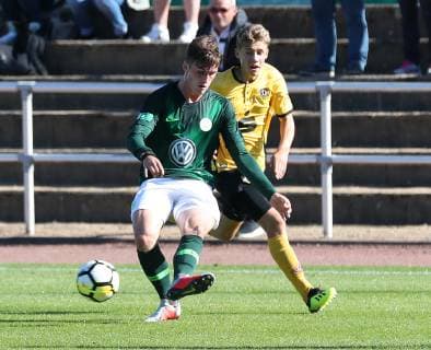 VfL vs Dresden, B-Junioren BL Wolfsburg, 29.09.2018, FUSSBALL - VfL Wolfsburg U17 U 17 vs Dynamo Dresden U17, B-Junioren Bundesliga, Saison 2018-2019. Wolfsburg *** VfL vs Dresden B Juniors BL Wolfsburg 29 09 2018 FOOTBALL VfL Wolfsburg U17 vs Dynamo Dresden U17 B Juniors Bundesliga Season 2018 2019 Wolfsburg
