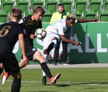 VfL vs Magdeburg, A-Junioren BL Wolfsburg, 29.09.2018, FUßBALL - VfL Wolfsburg U19 vs 1. FC Magdeburg, A-Junioren Bundesliga, Saison 2018-2019, AOK Stadion. John Yeboah (VfL Wolfsburg U19) Wolfsburg *** VfL vs Magdeburg A Juniors BL Wolfsburg 29 09 2018 FOOTBALL VfL Wolfsburg U19 vs 1 FC Magdeburg A Junior Bundesliga Season 2018 2019 AOK Stadium John Yeboah VfL Wolfsburg U19 Wolfsburg