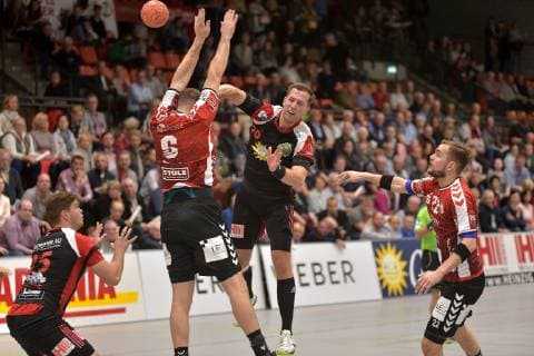 29-09-2018 pmk NA155953 Handball Herren 2.Bundesliga Saison 2018 2019 TuS-Nluebbecke - VfL Luebeck-Schwartau Moritz SCHADE (25) Luebbecke Pawel GENDA (06) Schwartau Marian ORLOWSKI (29) Luebbecke Steffen KOEHLER (22) Schwartau