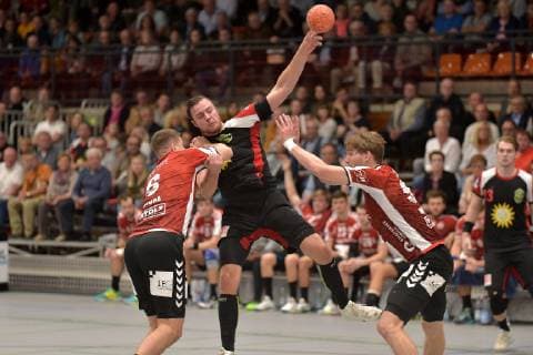 29-09-2018 pmk NA155954 Handball Herren 2.Bundesliga Saison 2018 2019 TuS-Nluebbecke - VfL Luebeck-Schwartau Pawel GENDA (06) Schwartau Jo Gerrit GENZ (05) Luebbecke Antonio METZNER (96) Schwartau