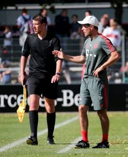BAU 29.09.2018 Stuttgart Fußball A-Junioren VfB Stuttgart vs. FC Bayern München, Trainer Sebastian Hoeneß (Bayern, rechts) *** BAU 29 09 2018 Stuttgart Soccer A Juniors VfB Stuttgart vs Bayern Munich Coach Sebastian Hoeneß Bayern right