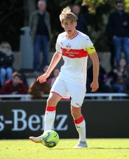 BAU 29.09.2018 Stuttgart Fußball A-Junioren VfB Stuttgart vs. FC Bayern München, Luca Mack (VfB) *** BAU 29 09 2018 Stuttgart Football A Juniors VfB Stuttgart vs Bayern Munich Luca Mack VfB