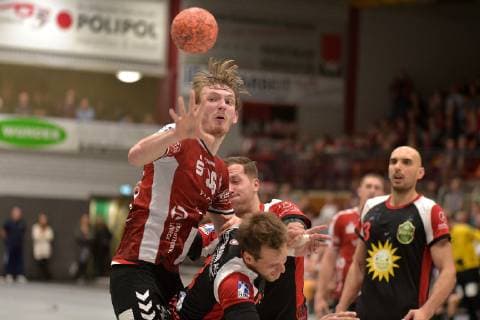 29-09-2018 pmk NA156055 Handball Herren 2.Bundesliga Saison 2018 2019 TuS-Nluebbecke - VfL Luebeck-Schwartau Antonio METZNER (96) Schwartau Marian ORLOWSKI (29) Luebbecke Jens BECHTLOFF (08) Luebbecke