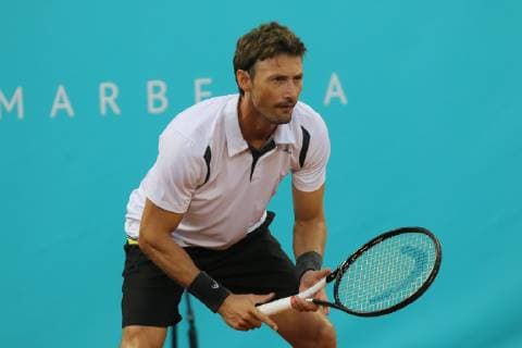 El tenista Juan Carlos Ferrero se ha proclamado campeon de la tercera edicion de la Senior Masters Cup que se ha disputado durante este fin de semana en Puente Romano. Lo ha hecho tras imponerse en la final al ruso Marat Safin por 6-3 y 6-4 en una final apasionante de puro tenis. Ferrero se suma asi al palmares del evento marbelli en el que ya estaban John McEnroe y Carlos Moya. fotos Lorenzo Carnero cordonpress