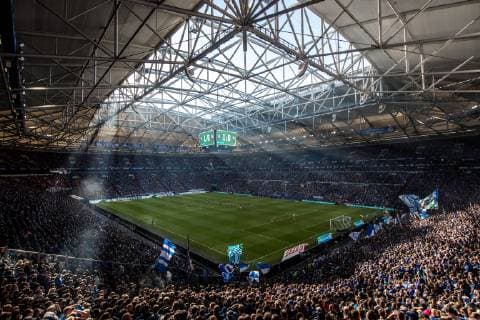 29.09.2018, Fussball, Saison 2018 2019, Bundesliga, 6. Spieltag - FC Schalke 04 - FSV Mainz 05 Ausverkaufte Veltins Arena DFL REGULATIONS PROHIBIT ANY USE OF PHOTOGRAPHS AS IMAGE SEQUENCES AND OR QUASI-VIDEO. Gelsenkirchen Veltins Arena NRW Deutschland