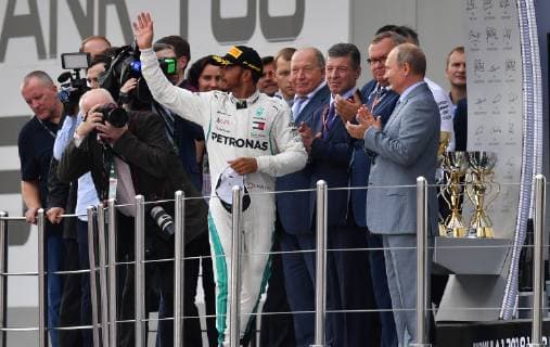 Vladimir Putin, Lewis Hamilton;Lewis Hamilton; Mercedes Grand Prix, formula 1 GP, Russian in Sochi, 30.09.2018 Photo:mspb Jerry Andre Vladimir Putin, Lewis Hamilton;; formula 1 GP, Russian 2018
