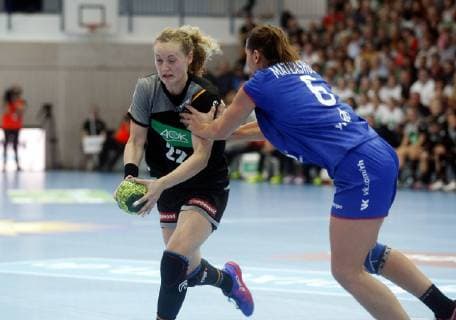 Nordhausen, 30.09.2018 Handball, Länderspiel, Frauen, Saison 2018 19, Deutschland(GER) vs Russland (RUS) Maren Weigel (GER) und Ekaterina Matlashova (RUS)