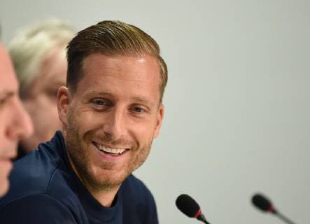 01.10.2018, xmeix, Fussball UEFA Champions League, TSG 1899 Hoffenheim - Training und Pressekonferenz emspor, v.l. Oliver Baumann (TSG 1899 Hoffenheim) DFL DFB REGULATIONS PROHIBIT ANY USE OF PHOTOGRAPHS as IMAGE SEQUENCES and or QUASI-VIDEO Sinsheim