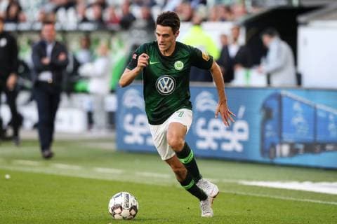 Josip Brekalo (VfL Wolfsburg) - 1. Fussball Bundesliga Saison 2018-2019 VfL Wolfsburg vs. Borussia Mönchengladbach in der Volkswagen Arena in Wolfsburg - Freisteller,Aktion,Deutschland, Fußball, Mann, Maenner,29.09.2018 - Gemäß den Vorgaben der DFL Deutsche Fußball Liga ist es untersagt, in dem Stadion und oder vom Spiel angefertigte Fotoaufnahmen in Form von Sequenzbildern und oder videoaehnlichen Fotostrecken zu verwerten bzw. verwerten zu lassen. DFL regulations prohibit any use of photographs as image sequences and or quasi-video.