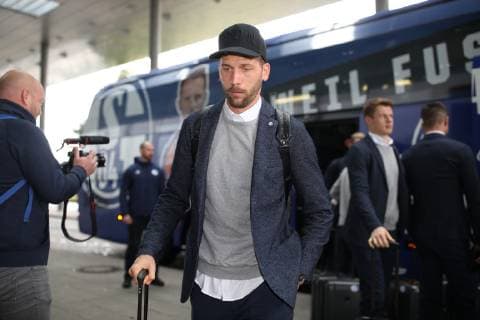 02.10.2018, Fussball, Saison 2018 2019, Champions League - FC Schalke 04 - Abflug am Flughafen Münster Osnabrück Guido BURGSTALLER (FC Schalke 04) 02.10.2018, Fussball, Saison 2018 2019, Champions League - FC Schalke 04 - Abflug am Flughafen Münster Osnabrück Münster NRW Deutschland