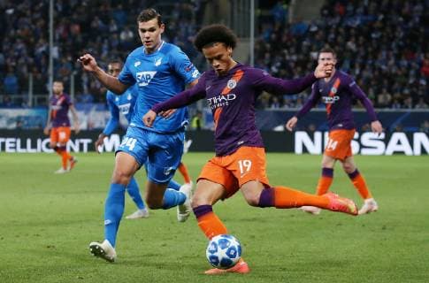 Justin HOOGMA (24, 1899 Hoffenheim), Leroy Sane (19, Manchester City), UEFA Champions League, TSG 1899 Hoffenheim vs. Manchester City, Groupe F, Matchday 2, October, 02 2018, Wirsol Rhein Neckar Arena, Germany, YmdY, ** DFL DFL regulations prohibit any use of photographs as image sequences and or quasi-video. ** TSG 1899 Hoffenheim - Manchester City