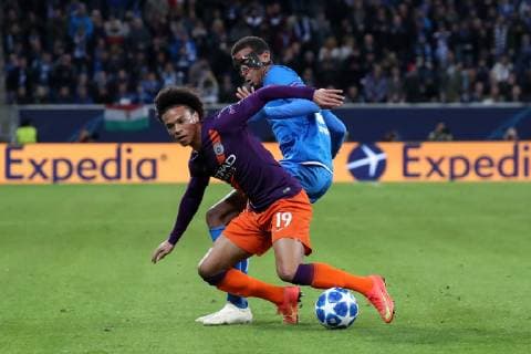 v.li.: Leroy Sane (ManCity, 19), Kevin Akpoguma (Hoffenheim, 25), Zweikampf, Spielszene, Duell, duel, tackle, tackling, Dynamik, Action, Aktion, Fussball, UEFA Champions League, TSG 1899 Hoffenheim - Manchester City FC,
