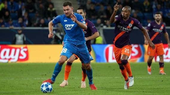 v.li.: Joshua Brenet (Hoffenheim, 2), Fernando Luis Roza (Fernandinho, ManCity, 25) , Zweikampf, Spielszene, Duell, duel, tackle, tackling, Dynamik, Action, Aktion, Fussball, UEFA Champions League, TSG 1899 Hoffenheim - Manchester City FC,