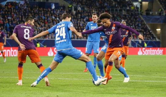 Sinsheim , Fußball Champions League TSG Hoffenheim vs. Manchester City , von links: JIlkay Günodagan ( ManCity ) Joshua Brenet ( Hoff ) Leroy Sane ( ManCity )