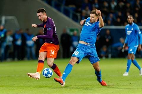 Sinsheim, Deutschland, 01.10.2018, UEFA Champions League, Gruppenphase, Gruppe F, TSG 1899 Hoffenheim - Manchester City, Aymeric Laporte (MCI) und Adam Szalai (TSG) im Zweikampf ( DeFodi048