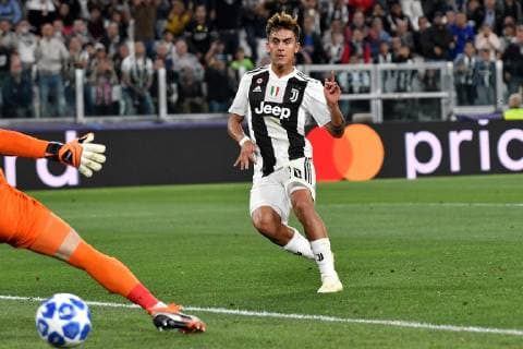 Paulo Dybala of Juventus scoresgoal of 2-0 Gol Torino 02-10-2018 Juventus Stadium Football Calcio Uefa Champions League 2018 2019 Group H Juventus - Young Boys Foto Andrea Staccioli Insidefoto AndreaxStaccioli