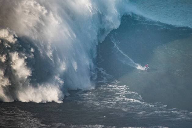 October 1, 2018 - Nazare, Portugal - The World Surf League ( ) proudly announced that MAYA GABEIRA (BRA) has claimed the inaugural Women s XXL Biggest Wave Award and set a new Guinness World Records title for the Largest wave surfed unlimited (female). The 31-year old from Rio de Janeiro, Brasil successfully surfed a wave measuring 68 feet 20.72 metres from trough to crest at the infamous big-wave break known as Praia do Norte in Nazare, Portugal on January 18, 2018. Gabeira s incredible feat did not come without its challenges. In 2013, Gabeira suffered a serious injury at Nazare, but her unwavering determination brought her back to the monstrous and dangerous wave to not only surf again, but set the women s world record. WomenÕs XXL Biggest Wave Award 2018 - ZUMAz03_ 85843273st Copyright: xWSLx