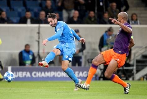 Deutschland, Sinsheim, WIRSOL Rhein-Neckar-Arena, 02.10.2018, Fussball - UEFA Champions League - TSG Hoffenheim - Manchester City Bild: v. lk. Ishak Belfodil (TSG 1899 Hoffenheim, 19) und Vincent Kompany (Manchester City, 4) Copyright: HMBxMedia xHeikoxBecker