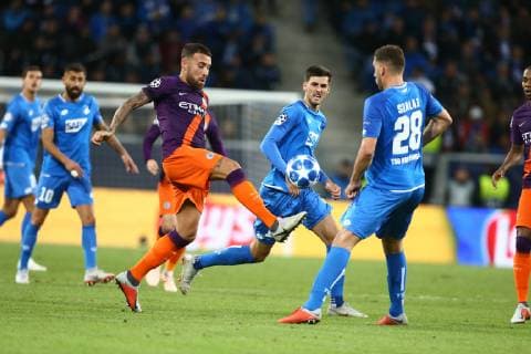 Nicolas Otamendi (Manchesteer City) im Zweikampf mit Adam Szalai (TSG 1899 Hoffenheim), TSG 1899 Hoffenheim vs Manchester City, Fussball, Champions League, 02.10.2018 UEFA regulations prohibit any use of photographs as image sequences and or quasi-video. TSG 1899 Hoffenheim vs Manchester City, Fussball, Champions League, 02.10.2018 Hoffenheim Copyright: xEIBNER AlexanderxNeisx EP_ANS