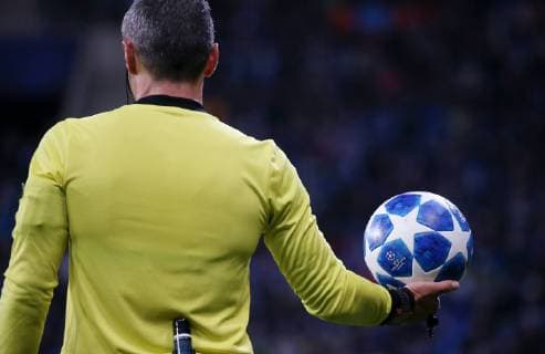 Referee Damir Skomina (SVN) with ball, UEFA Champions League, TSG 1899 Hoffenheim vs. Manchester City, Groupe F, Matchday 2, October, 02 2018, Wirsol Rhein Neckar Arena, Germany, YmdY, ** DFL DFL regulations prohibit any use of photographs as image sequences and or quasi-video. ** TSG 1899 Hoffenheim - Manchester City