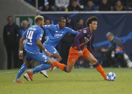 V.li. Joshua Brenet (Hoffenh), Leroy Sane (City) . 1899 Hoffenheim-Manchester City . Sinsheim, GER,02.10.2018 , 1. Spieltag, Fussball Champions League 2018 2019.