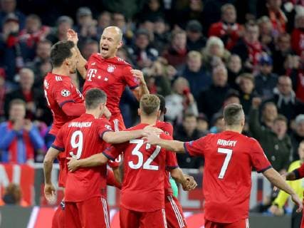 Mats Hummels (FC Bayern Muenchen 5) Arjen Robben (FC Bayern Muenchen 10) jubel nach dem 1:0, FC Bayern Muenchen vs AFC Ajax Amsterdam, Fussball, Champions League Gruppenphase, 02.10.2018 FC Bayern Muenchen vs AFC Ajax Amsterdam, Fussball, Champions League Gruppenphase, 02.10.2018 Muenchen Copyright: xLanger Eibner-Pressefotox EP_EER