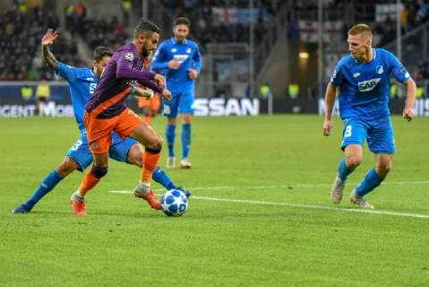 Leonardo Bittencourt (TSG 1899 Hoffenheim), Riyad Mahrez (Manchester City FC) und Pavel Kaderabek (TSG 1899 Hoffenheim). Deutschland, Sinsheim, 02.10.2018, Fussball, UEFA Champions League: TSG 1899 Hoffenheim vs Manchester City, Rhein-Neckar-Arena