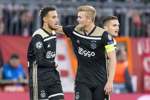 GER, UEFA CL, FC Bayern Muenchen (GER) vs Ajax Amsterdam (NED) 02.10.2018, Allianz Arena, Muenchen, GER, UEFA CL, FC Bayern Muenchen (GER) vs Ajax Amsterdam (NED), Gruppe E, UEFA regulations prohibit any use of photographs as image sequences and or quasi-video, im Bild Jubel nach dem Tor zum 1-1 durch Noussair Mazraoui (Ajax 12) mit Matthijs de Ligt (Ajax 4)