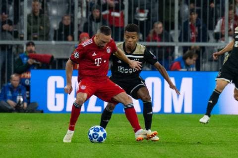 02.10.2018, xkvx, Fussball UEFA Champions League, FC Bayern Muenchen - Ajax Amsterdam emspor, v.l. Franck Ribery (FCB - FC Bayern Muenchen), Noussair Mazraoui (Ajax Amsterdam) (DFL DFB REGULATIONS PROHIBIT ANY USE OF PHOTOGRAPHS as IMAGE SEQUENCES and or QUASI-VIDEO) Muenchen
