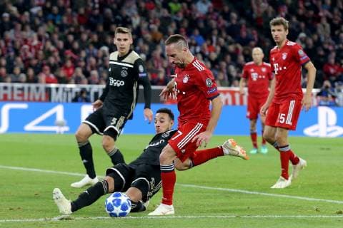 Noussair Mazraoui ( AFC Ajax Amsterdam 12 ) Franck Ribery (FC Bayern Muenchen 7), FC Bayern Muenchen vs AFC Ajax Amsterdam, Fussball, Champions League Gruppenphase, 02.10.2018 FC Bayern Muenchen vs AFC Ajax Amsterdam, Fussball, Champions League Gruppenphase, 02.10.2018 Muenchen Copyright: xLanger Eibner-Pressefotox EP_EER