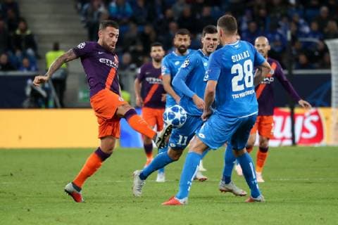 v.li.: Nicolas Otamendi (ManCity, 30), Florian Grillitsch (Hoffenheim, 11), Adam Szalai (Hoffenheim, 28), Zweikampf, Spielszene, Duell, duel, tackle, tackling, Dynamik, Action, Aktion, Fussball, UEFA Champions League, TSG 1899 Hoffenheim - Manchester City FC,
