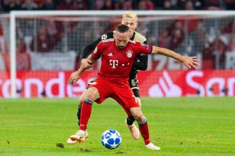 02.10.2018, xkvx, Fussball UEFA Champions League, FC Bayern Muenchen - Ajax Amsterdam emspor, v.l. Franck Ribery (FCB - FC Bayern Muenchen), Donny van de Beek (Ajax Amsterdam) (DFL DFB REGULATIONS PROHIBIT ANY USE OF PHOTOGRAPHS as IMAGE SEQUENCES and or QUASI-VIDEO) Muenchen