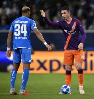 Joelinton TSG 1899 Hoffenheim im Gespräch Diskussion mit Aymeric Laporte Manchester City Gestik, Geste TSG 1899 Hoffenheim vs Manchester City Man City Champions League CL Gruppenphase 02.10.2018 DFL REGULATIONS PROHIBIT ANY USE OF PHOTOGRAPHS AS IMAGE SEQUENCES AND OR QUASI-VIDEO CL TSG 1899 Hoffenheim vs Manchester City