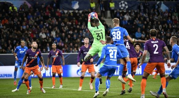 Strafraumszene Torraumszene Torwart Ederson Manchester City fängt Ball vor Stefan Posch TSG 1899 Hoffenheim und Andrej Kramaric TSG 1899 Hoffenheim TSG 1899 Hoffenheim vs Manchester City Man City Champions League CL Gruppenphase 02.10.2018 DFL REGULATIONS PROHIBIT ANY USE OF PHOTOGRAPHS AS IMAGE SEQUENCES AND OR QUASI-VIDEO CL TSG 1899 Hoffenheim vs Manchester City