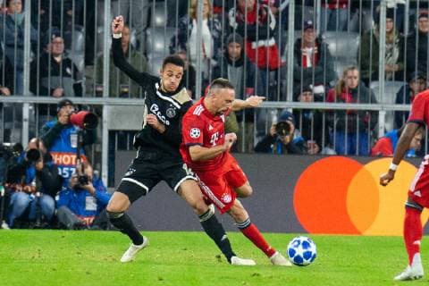 02.10.2018, xkvx, Fussball UEFA Champions League, FC Bayern Muenchen - Ajax Amsterdam emspor, v.l. Noussair Mazraoui (Ajax Amsterdam), Franck Ribery (FCB - FC Bayern Muenchen) (DFL DFB REGULATIONS PROHIBIT ANY USE OF PHOTOGRAPHS as IMAGE SEQUENCES and or QUASI-VIDEO) Muenchen