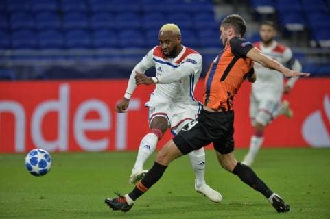 Moussa Dembele (lyon) vs Serhiy Kryvtsov (shakhtar donetsk) FOOTBALL : Lyon vs Shakhtar Donetsk - Phase de groupes - Ligue des Champions - 02 10 2018 FredericChambert Panoramic 