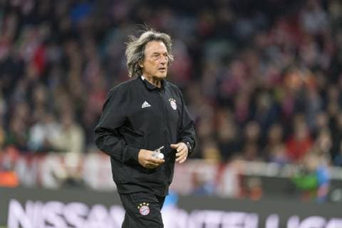 Fussball Champions League, Begegnung FC Bayern Muenchen vs. Ajax Amsterdam, Allianz Arena Muenchen. 02.10.2018 Im Bild: FCB Vereinsarzt Mueller-Wohlfarth Â