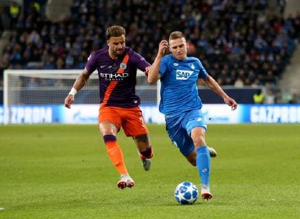 Deutschland, Sinsheim, WIRSOL Rhein-Neckar-Arena, 02.10.2018, Fussball - UEFA Champions League - TSG Hoffenheim - Manchester City Bild: v. lk. Kyle Walker (Manchester City, 2) und Pavel Kaderábek (TSG 1899 Hoffenheim, 3) Copyright: HMBxMedia xHeikoxBecker